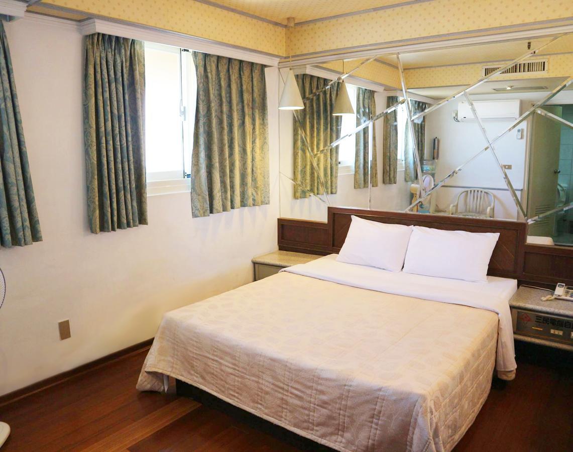 Sanmin Hotel Чжанхуа Экстерьер фото