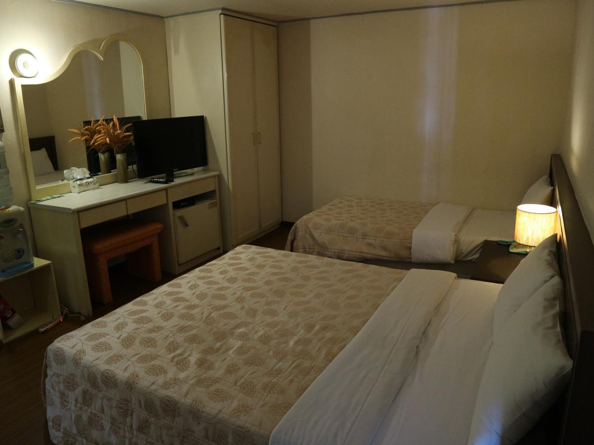 Sanmin Hotel Чжанхуа Экстерьер фото